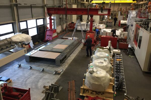 Nieuwe Kraus Maffei spuitgietmachine voor HSV